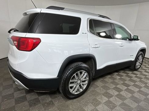 Used 2017 GMC Acadia SLE FWD image 3