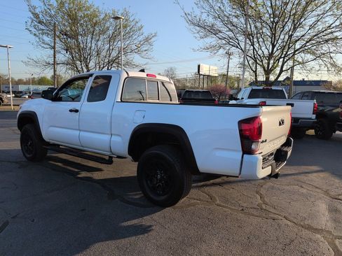 Used 2019 Toyota Tacoma SR w/ SX Package image 3