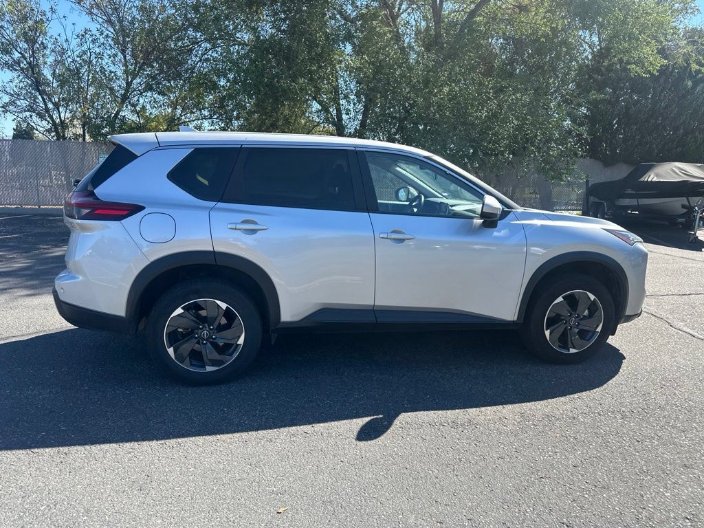 Used 2025 Nissan Rogue SV AWD/4WD image 20