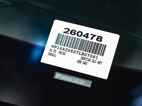 Certified 2026 Porsche Macan AWD/4WD image 31