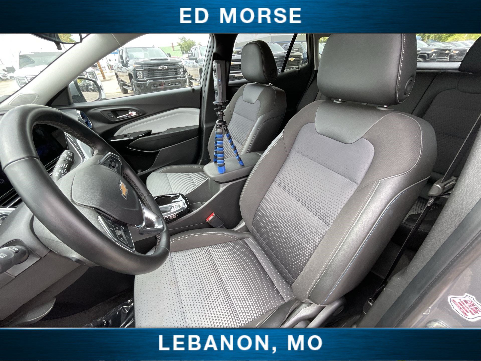 Certified 2025 Chevrolet Trax LT w/ LT Convenience Package FWD image 18