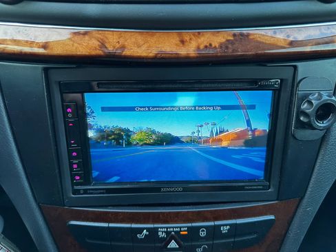 Used 2005 Mercedes-Benz E 320 Sedan image 43