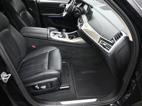 Used 2022 BMW X7 xDrive40i w/ Premium Package AWD/4WD image 7