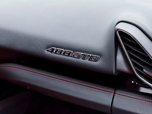 Used 2018 Ferrari 488 GTB RWD image 55