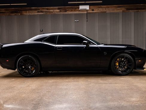Used 2023 Dodge Challenger SRT Hellcat w/ Driver Convenience Group RWD image 10