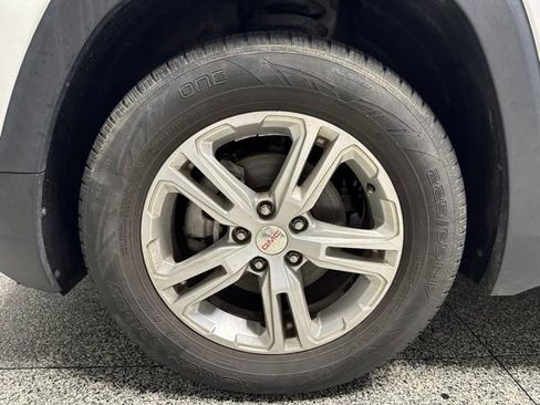 Used 2021 GMC Terrain SLE AWD/4WD image 3