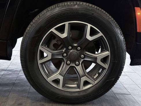 Used 2024 Jeep Wagoneer L Series III w/ Flexible Seating Group image 32