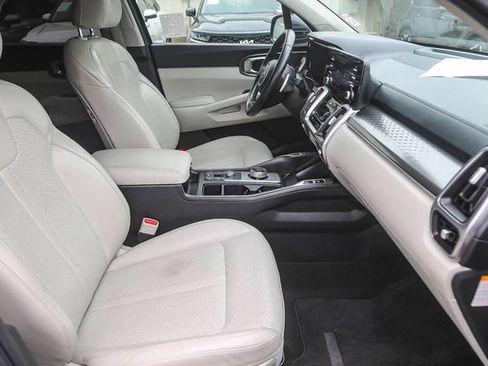 Used 2021 Kia Sorento S FWD image 18