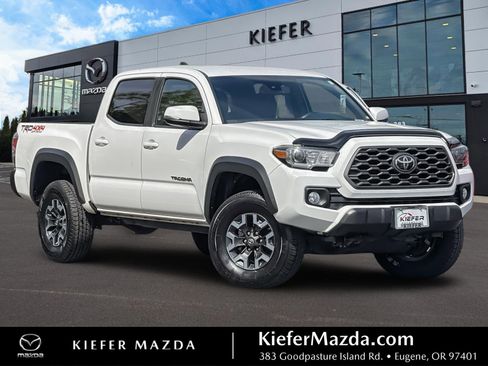 Used 2020 Toyota Tacoma TRD Off-Road w/ Technology Package AWD/4WD image 1