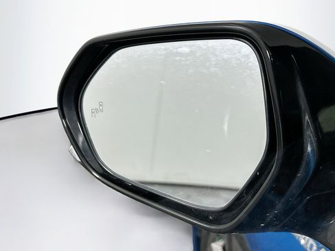 Used 2019 Toyota Prius XLE w/ Carpet Mat Package FWD image 16