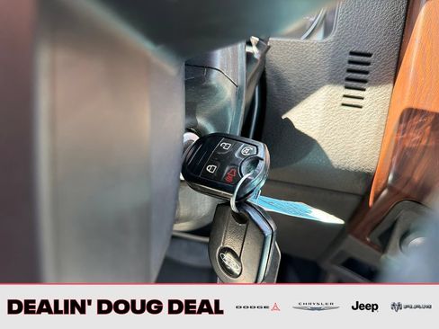 Used 2016 Ford F250 Lariat w/ Lariat Ultimate Package AWD/4WD image 29