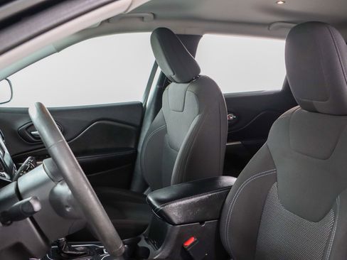 Used 2020 Jeep Cherokee Latitude image 23