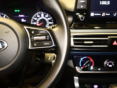 Used 2021 Kia Seltos S image 12