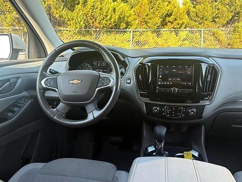 Used 2021 Chevrolet Traverse LT image 44