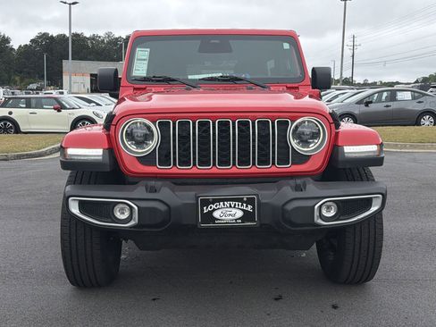 Used 2025 Jeep Wrangler Unlimited Sahara AWD/4WD image 25