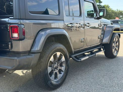 Used 2019 Jeep Wrangler Unlimited Sahara AWD/4WD image 22