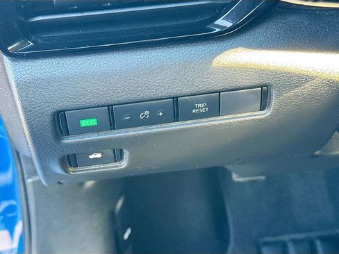 Used 2022 Nissan Sentra SV image 9