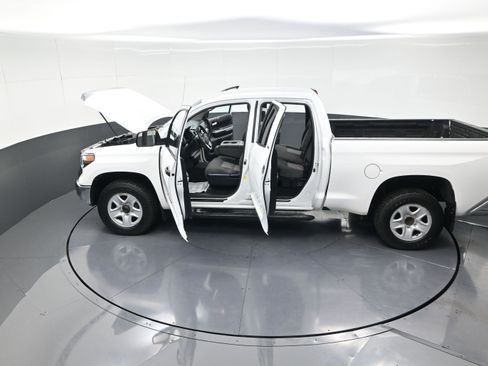 Used 2018 Toyota Tundra SR5 image 15