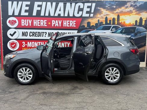 Used 2020 Kia Sorento LX w/ LX I4 Convenience Package AWD/4WD image 4