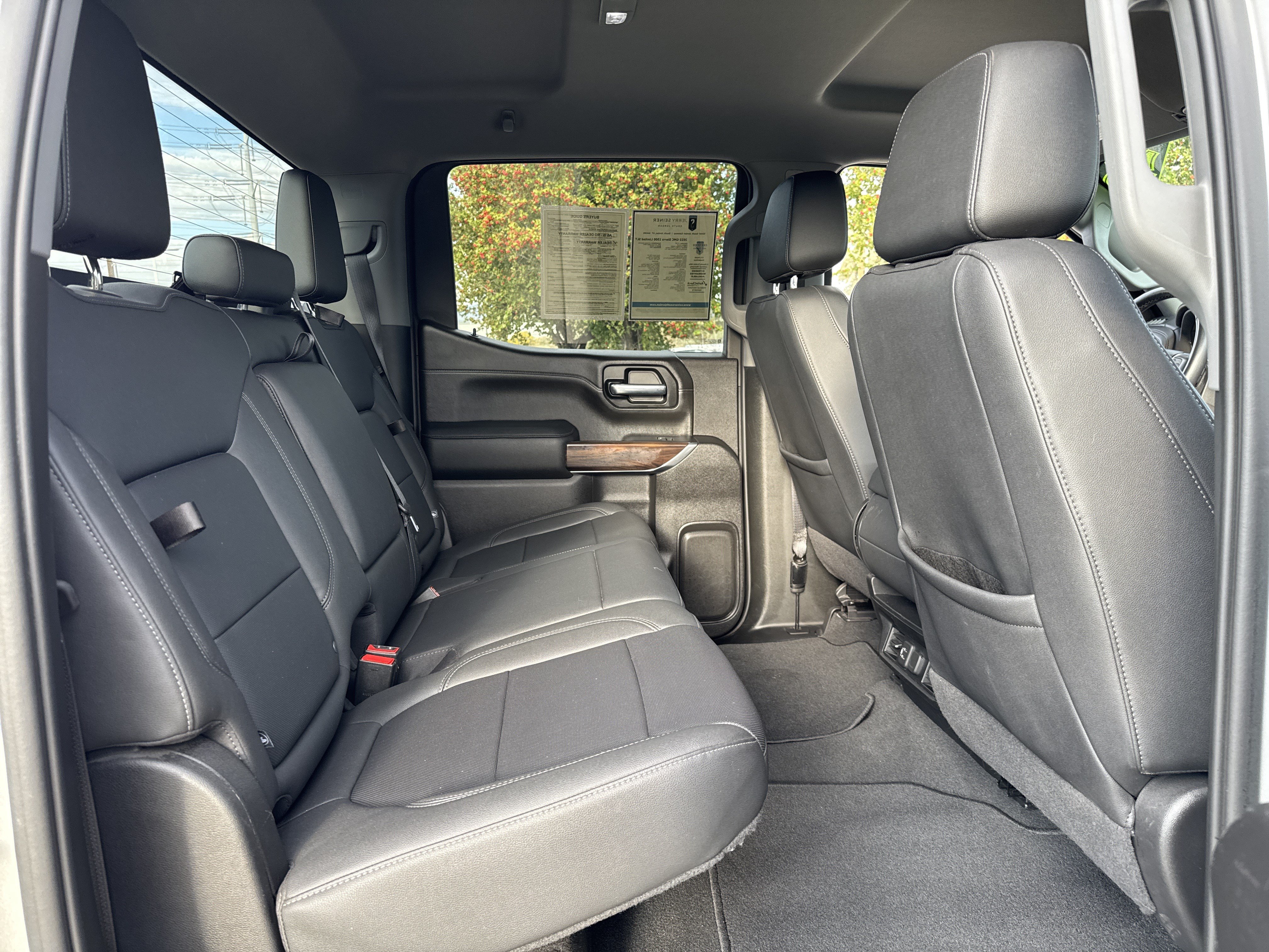 Used 2022 GMC Sierra 1500 SLT AWD/4WD image 26