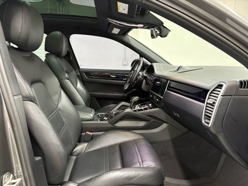 Used 2019 Porsche Cayenne AWD/4WD image 13