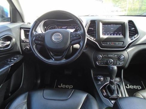 Used 2021 Jeep Cherokee Latitude Plus AWD/4WD image 19