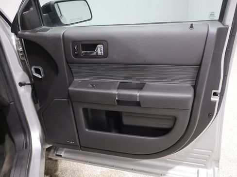 Used 2018 Ford Flex SEL FWD image 23