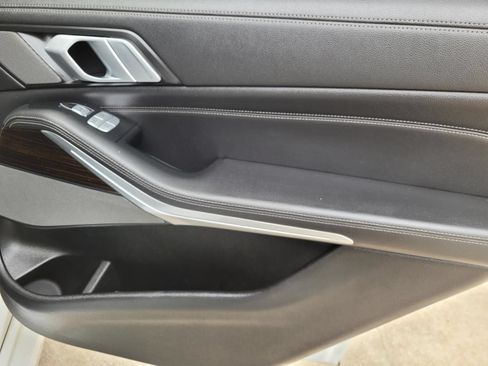 Used 2019 BMW X7 xDrive50i w/ Premium Package AWD/4WD image 12