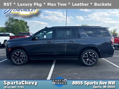Used 2023 Chevrolet Suburban RST w/ Luxury Package image 6