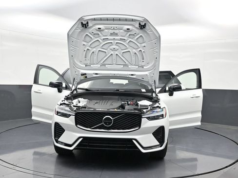 New 2026 Volvo XC60 B5 Plus AWD/4WD image 34