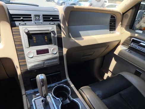 Used 2010 Lincoln Navigator 2WD image 14