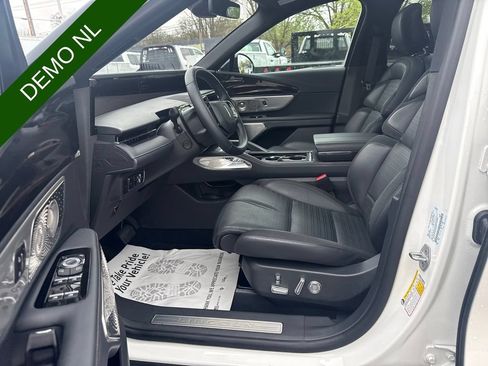 Used 2025 Lincoln Nautilus Reserve AWD/4WD image 20
