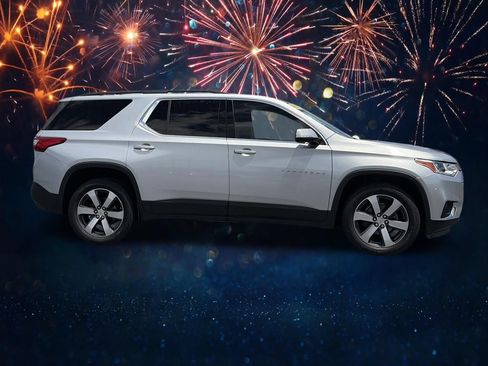 Used 2020 Chevrolet Traverse LT w/ LT Premium Package FWD image 29