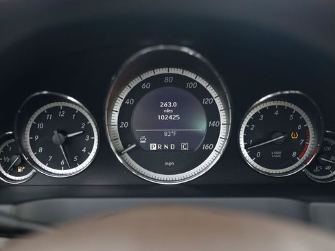 Used 2010 Mercedes-Benz E 350 Coupe image 28