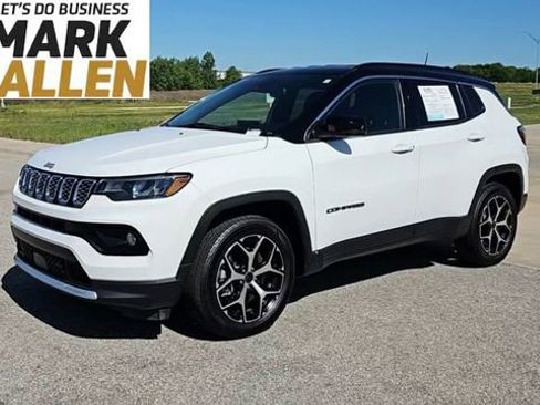 Used 2025 Jeep Compass Limited AWD/4WD image 4