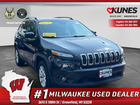 Used 2016 Jeep Cherokee Latitude w/ Cold Weather Group AWD/4WD image 1