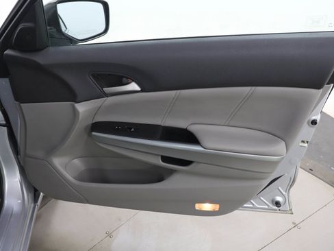 Used 2010 Honda Accord EX-L image 9