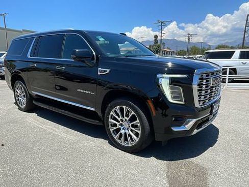 Used 2025 GMC Yukon XL Denali AWD/4WD image 33