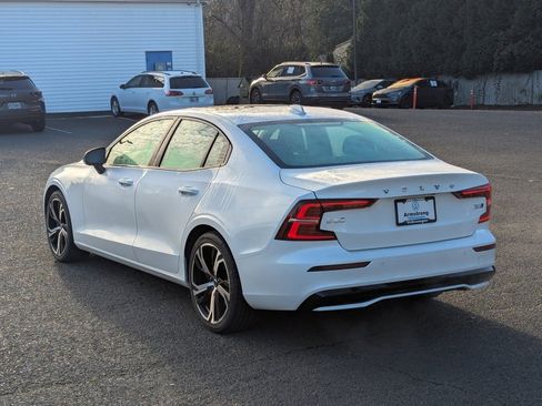 Used 2024 Volvo S60 B5 Core image 3