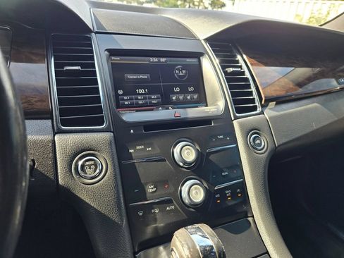 Used 2014 Ford Taurus Limited FWD image 19