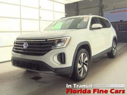 Used 2024 Volkswagen Atlas SE image 1