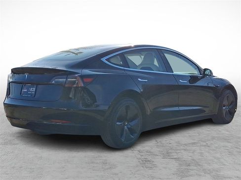 Used 2018 Tesla Model 3 Long Range image 4