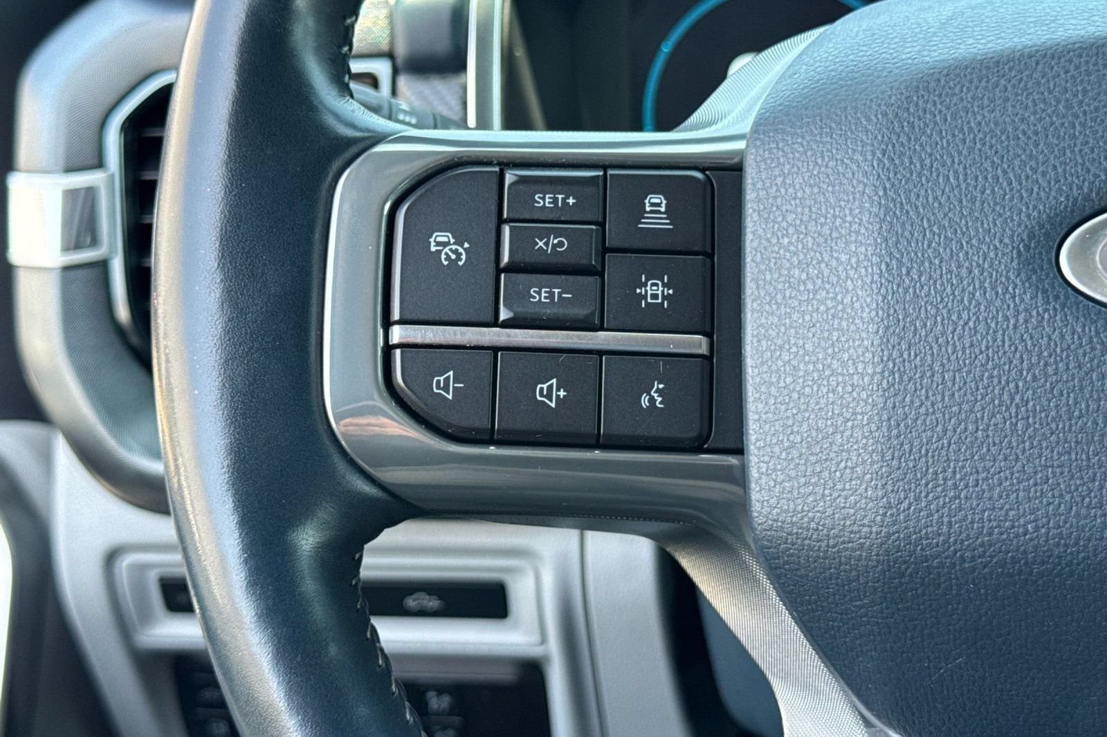 Used 2023 Ford F150 4x4 SuperCrew Hybrid image 32