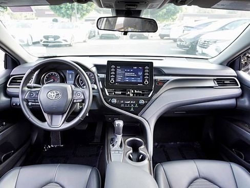 Used 2023 Toyota Camry SE image 17