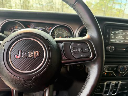 Used 2018 Jeep Wrangler Unlimited Sport S image 18