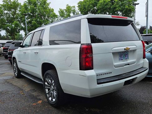 Used 2017 Chevrolet Suburban LT AWD/4WD image 4