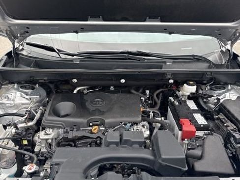 Used 2024 Toyota RAV4 XLE w/ Convenience Package image 9