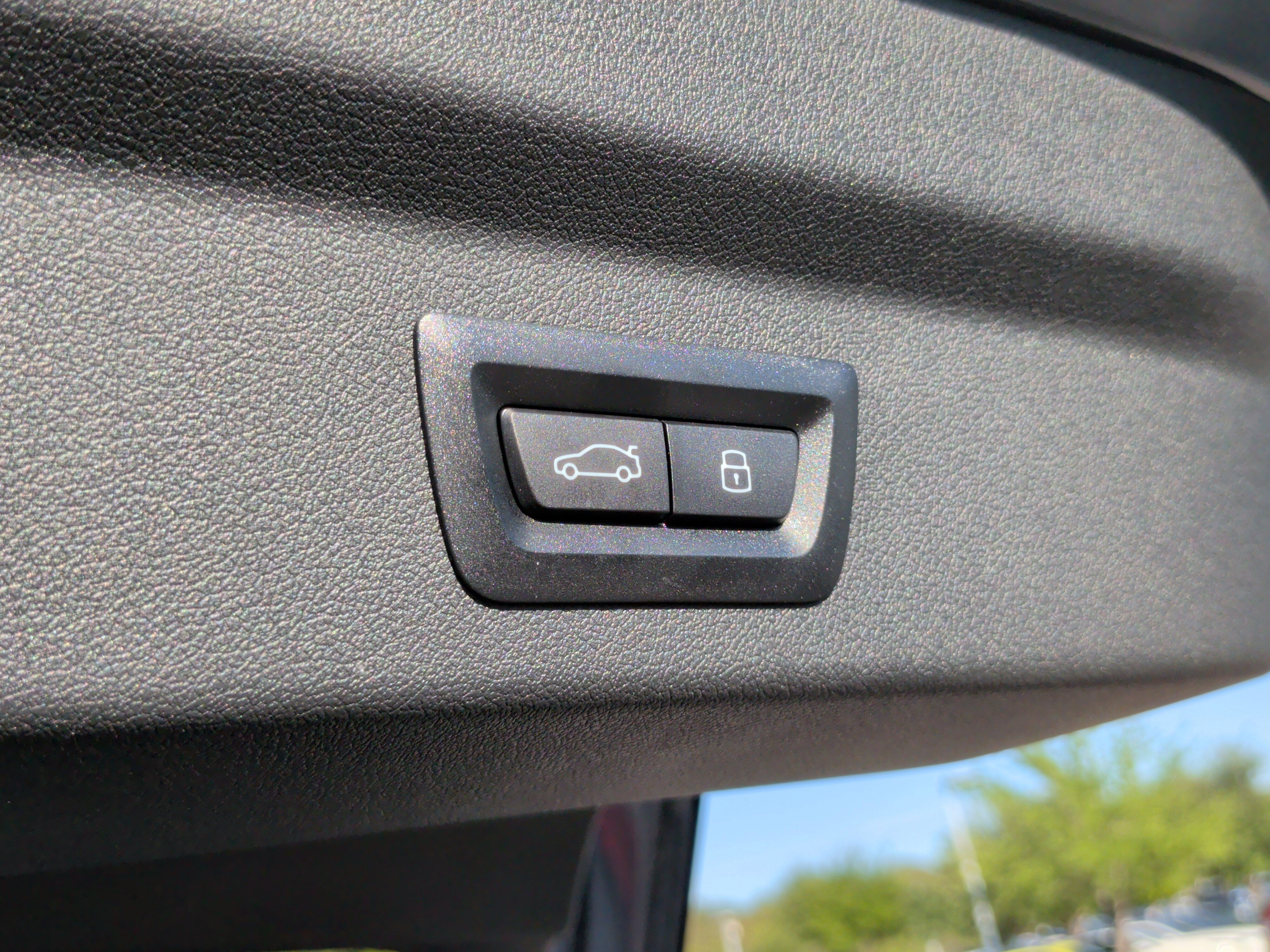 Used 2025 BMW X2 xDrive28i AWD/4WD image 42