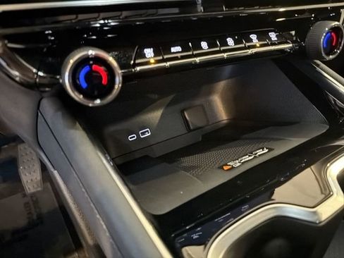 New 2026 Chevrolet Traverse LT w/ Midnight/Sport Edition FWD image 30