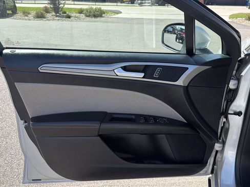 Used 2019 Ford Fusion S FWD image 8